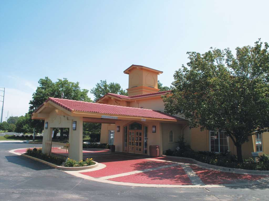 La Quinta Inn by Wyndham Kansas City Lenexa - featured photo