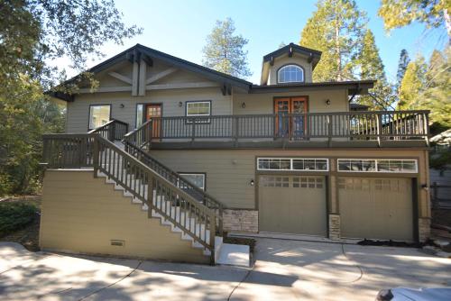 Lake Shore Lake Front Free Night Special — hotel in Bass Lake