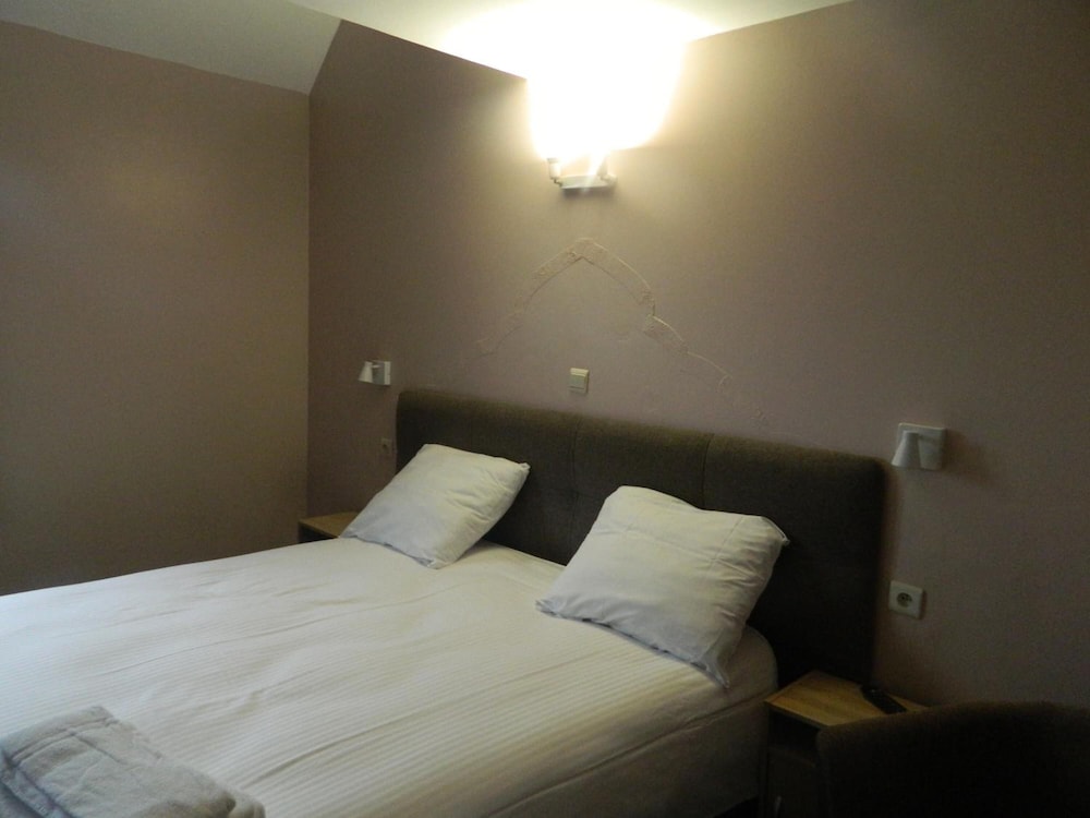 Family Hôtel — hotel in Wavre