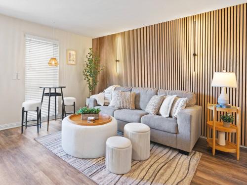 2 Bdrm Condo Parking in Heart of Mission Beach — 4-Star Luxury Hotel in San Diego, United States
