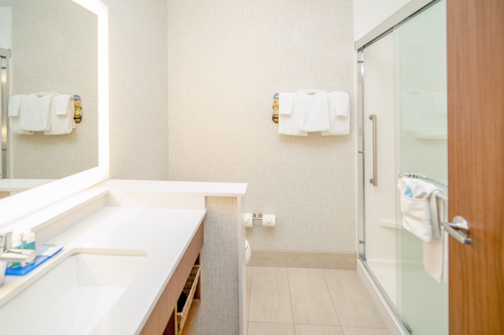 Holiday Inn Express Houghton Keweenaw by IHG - photo 42