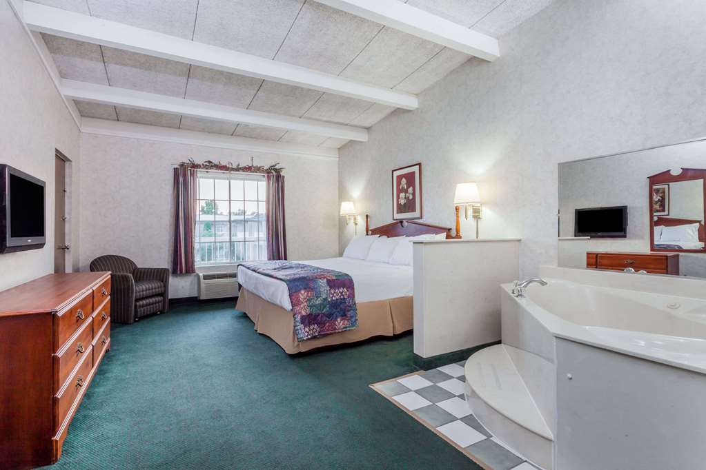 Days Inn & Suites by Wyndham Lexington - photo 13