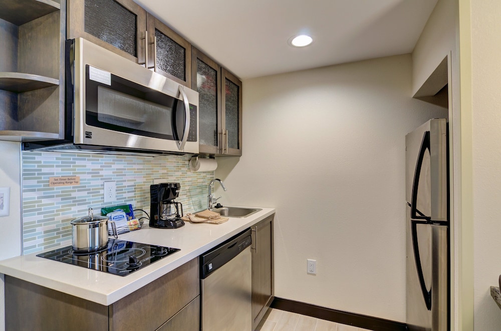 Candlewood Suites Richmond West Broad by IHG - photo 28
