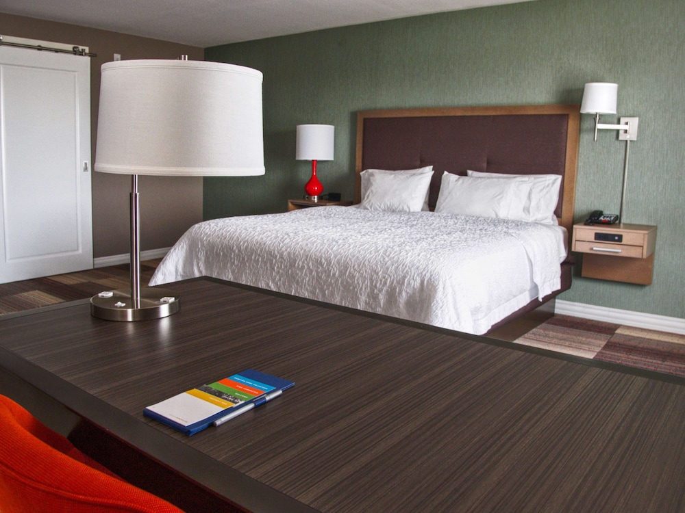 Hampton Inn & Suites Moore - photo 6