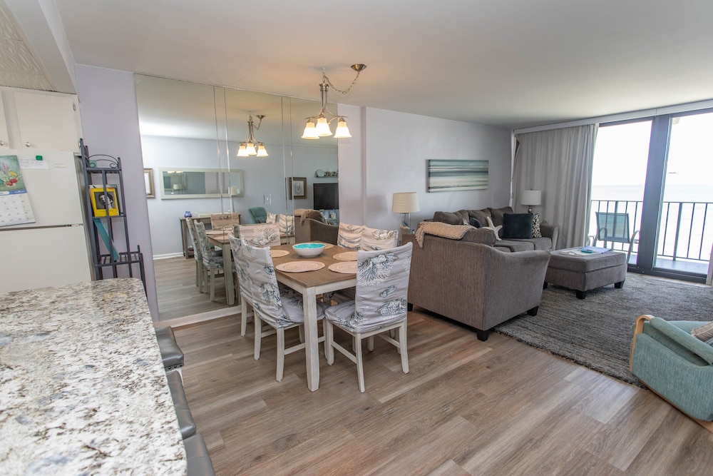 Royal Garden Resort 415 2 Bedroom Condo by RedAwning - photo 17