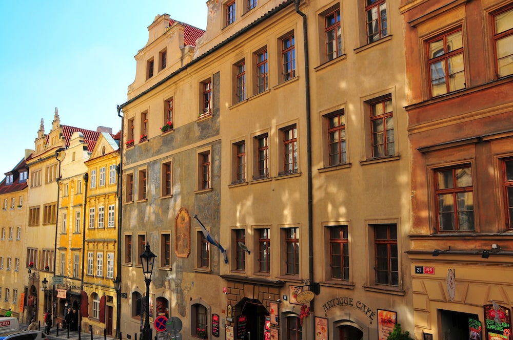 Residence Thunovska 19 — 4-Star Luxury Hotel in Prague, Czech Republic