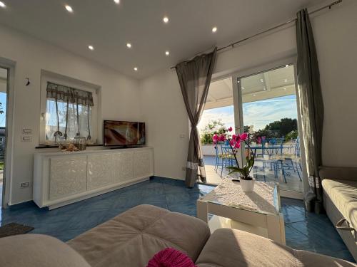 Villetta Ischitana Terrazza con Giardino in Ischia, Italy