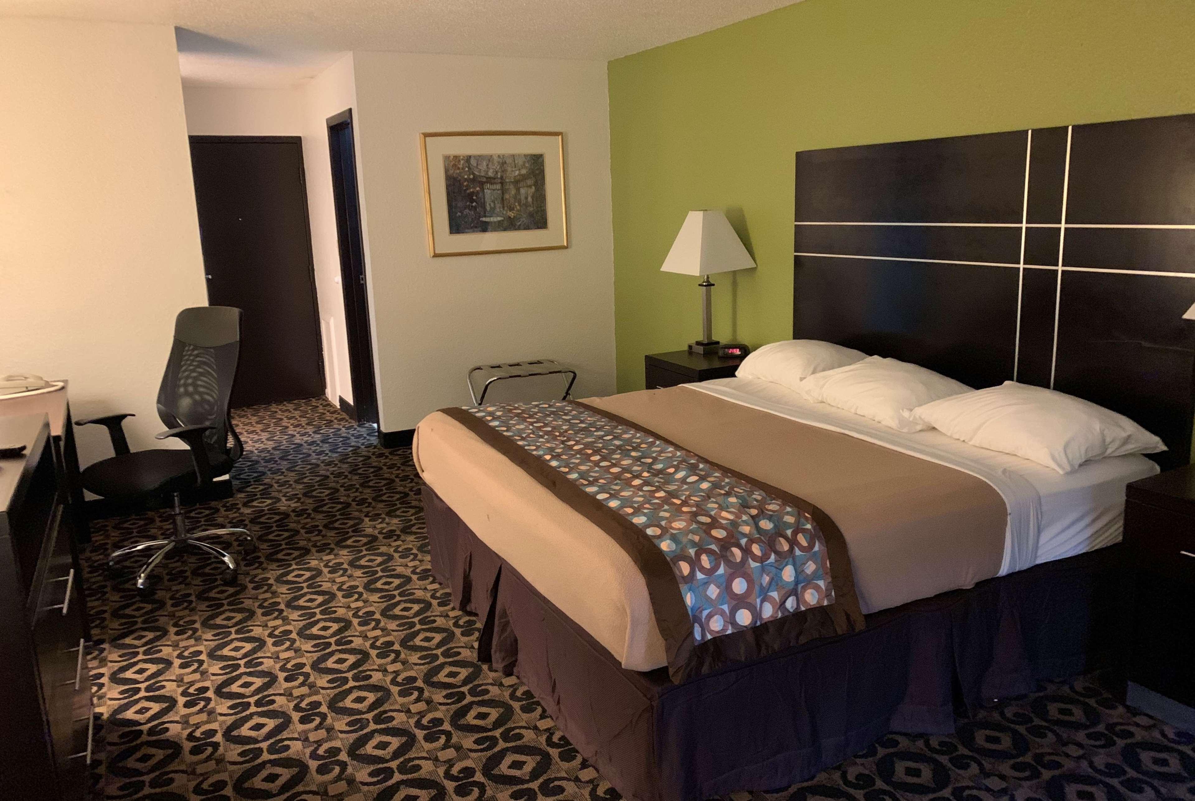 Kings Inn Torrington - photo 10