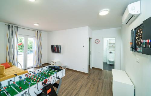 Veliki dvoetažni apartman s parkingom