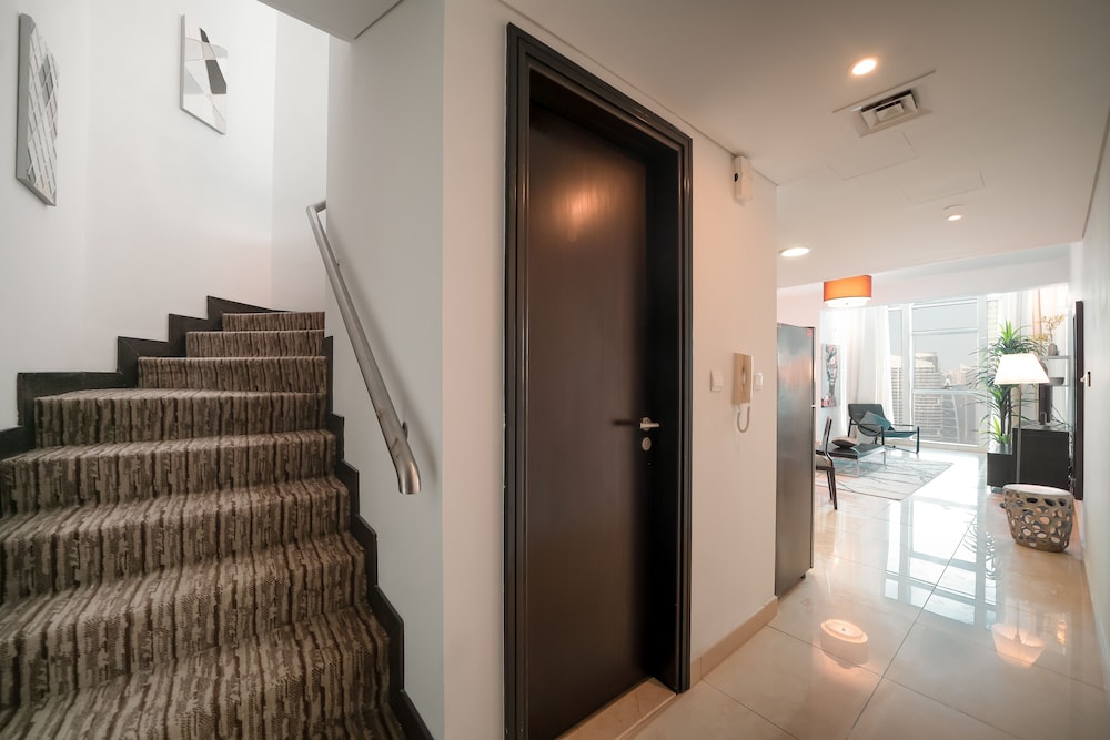 HiGuests Laguna Tower - last minute hotel in Dubai