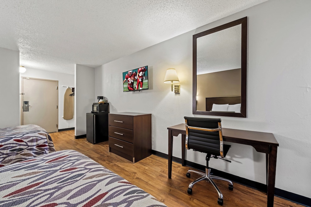 Red Roof Inn Charlotte University - photo 9