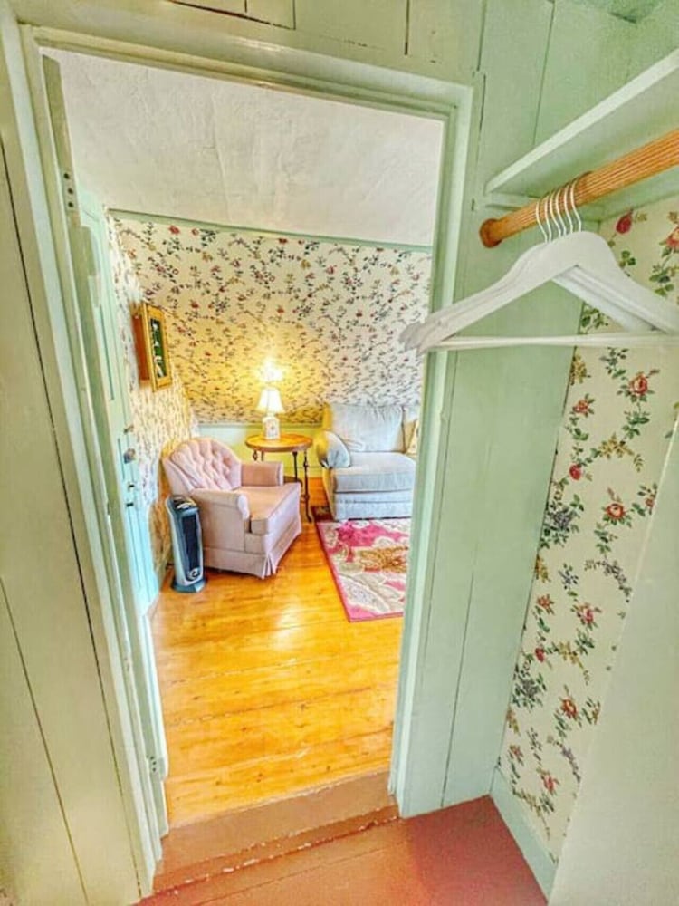 Open Hearth Inn - photo 9