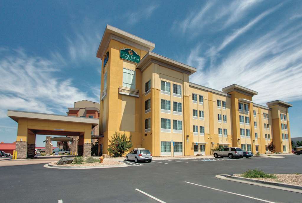 La Quinta Inn & Suites by Wyndham Denver Gateway Park - photo 3