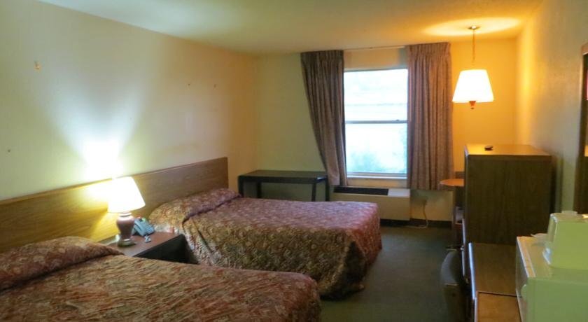 Hollywood Inn & Suites - photo 4