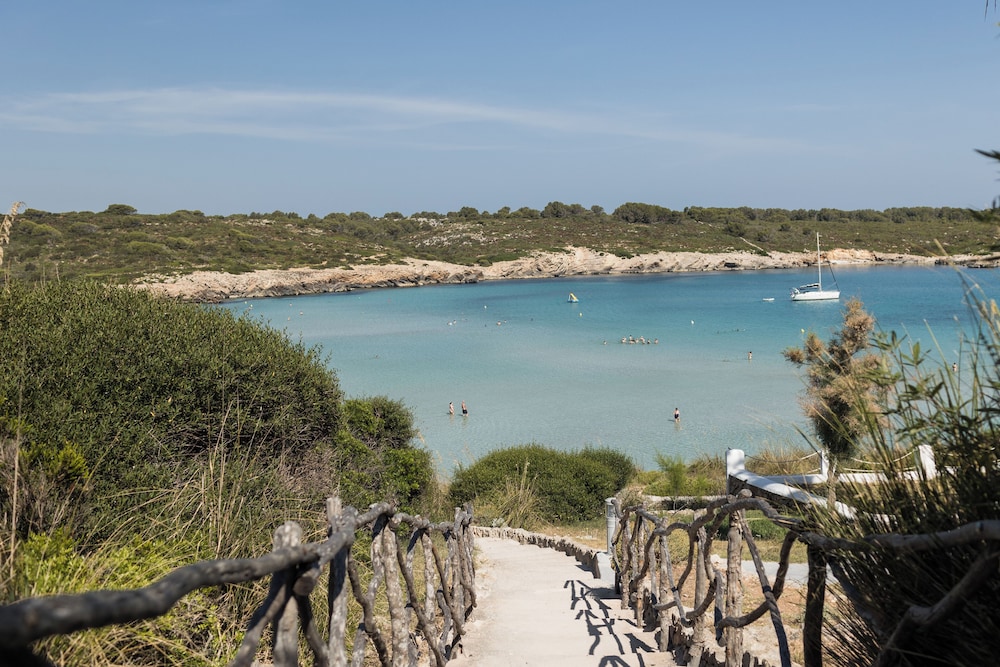 Aparthotel Beach Club in Mercadal, Spain