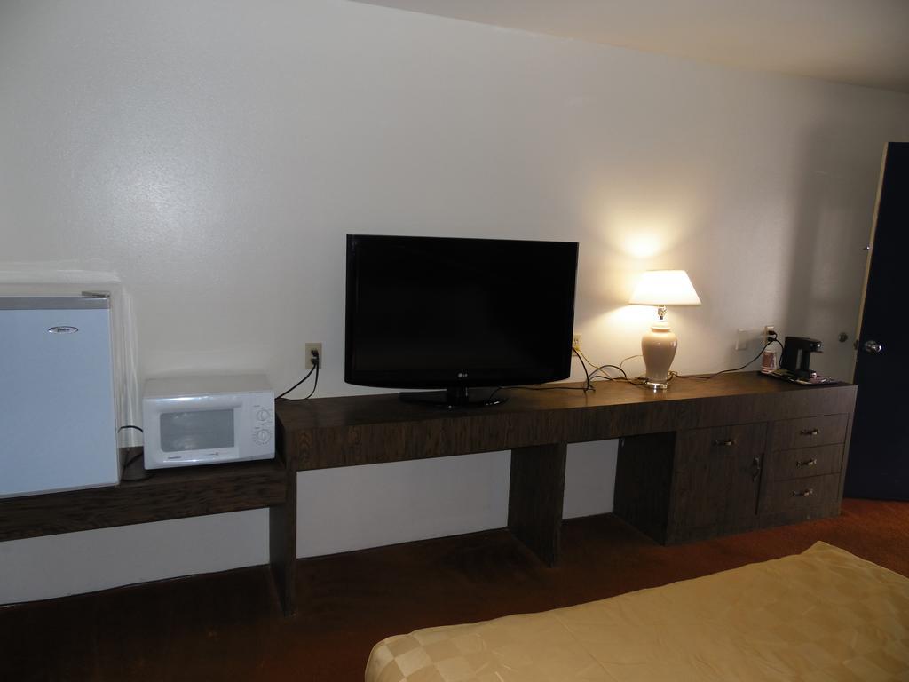 Hudson Inn Milford - photo 14