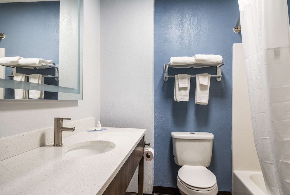 Quality Inn On The Lake Clarksville Boydton - photo 43