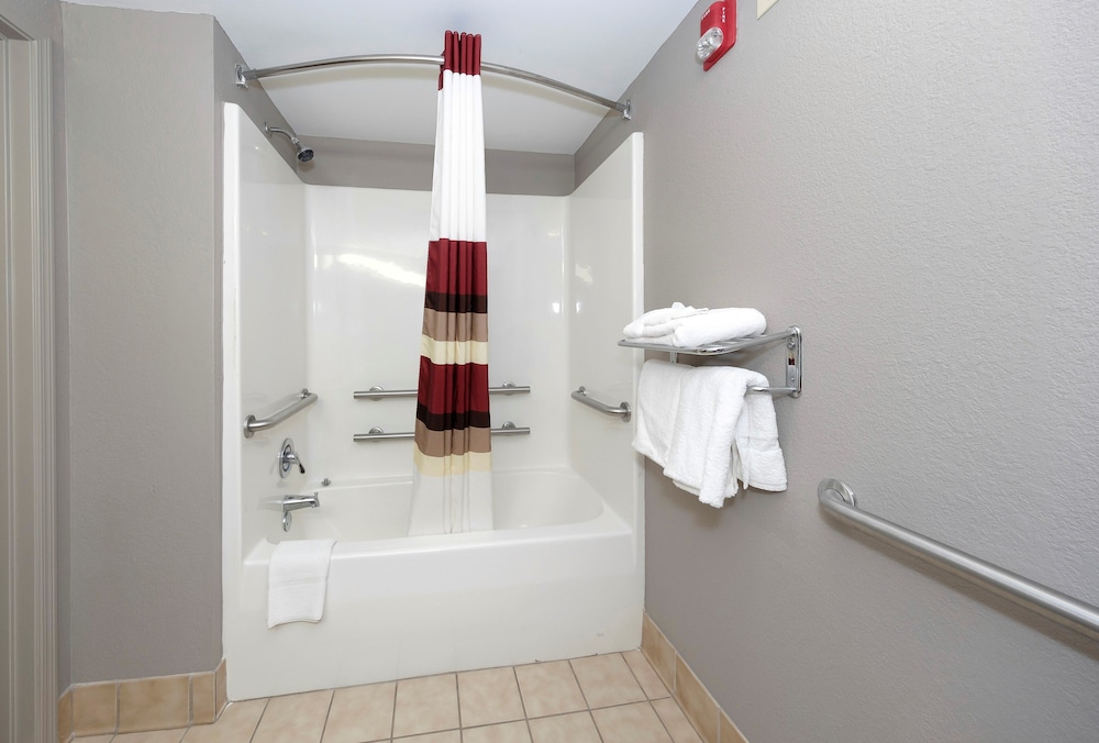 Red Roof Inn & Suites Carrollton GA West Georgia - photo 25