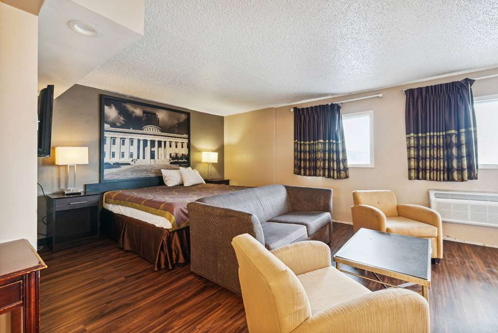 Super 8 by Wyndham Millbury Toledo - photo 3