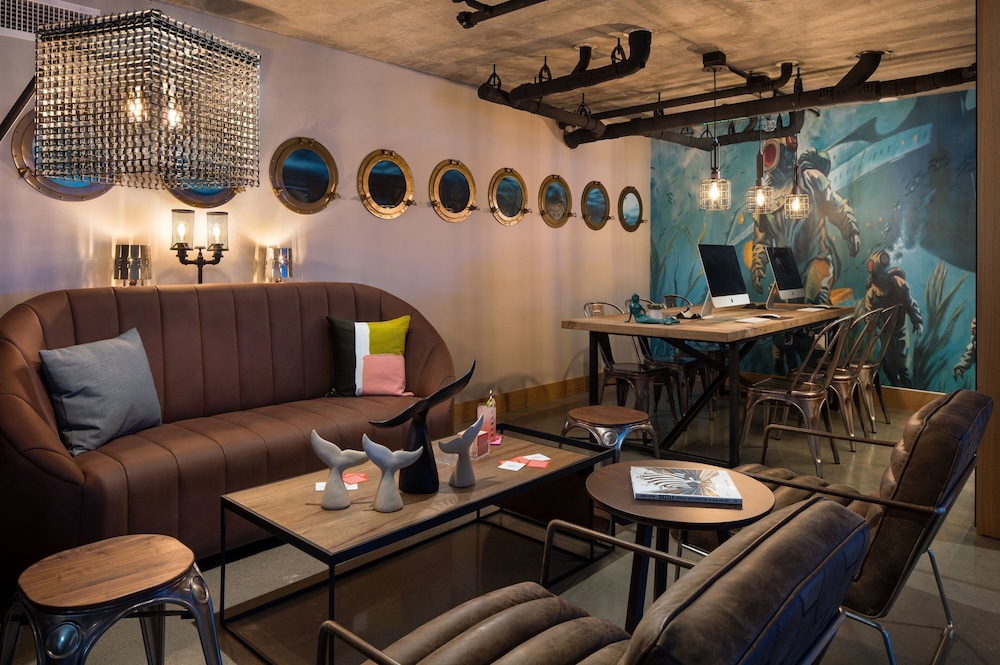 Moxy San Diego Downtown Gaslamp Quarter - photo 19