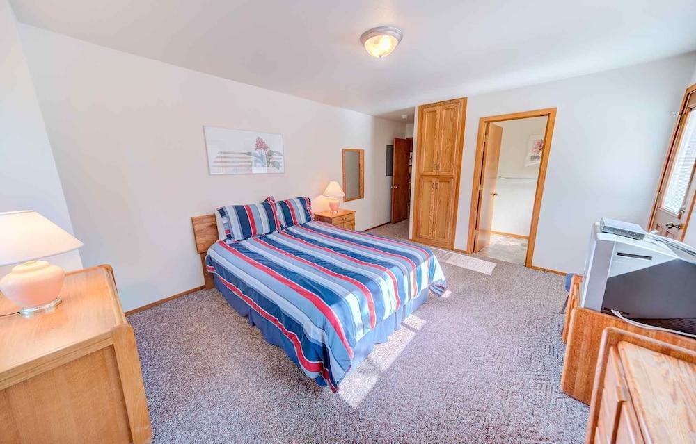 White Elm Lane 15 in Sunriver, United States