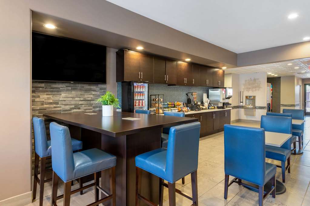 Microtel Inn & Suites by Wyndham Tracy - photo 42