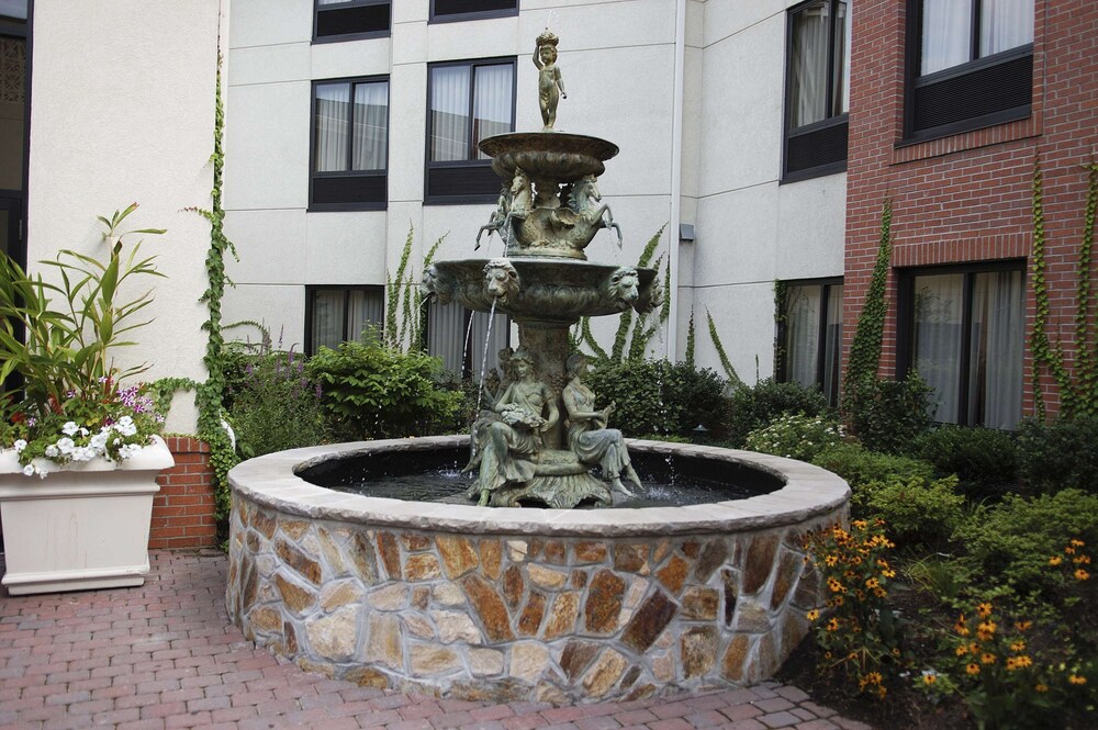 Hampton Inn & Suites Fairfield - photo 74
