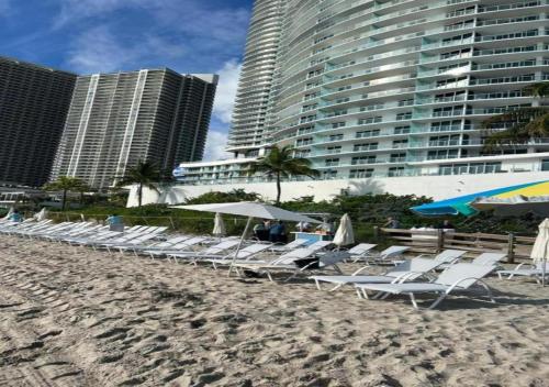 Beautiful Ocean Front 3 Bed 3 Bath @ Hyde Resort - photo 10