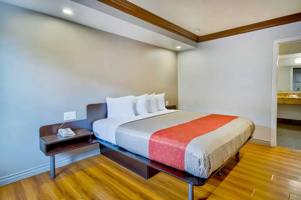 Motel 6 Gardena - photo 4