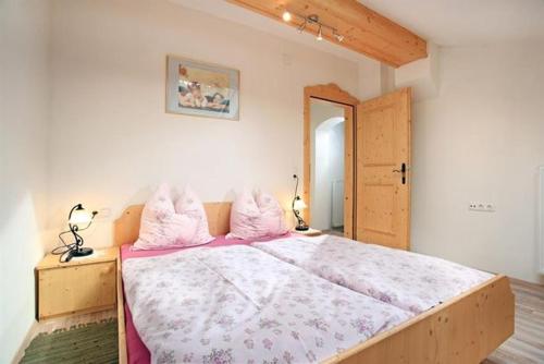Lanzenbauernhof - carbon neutral hotel in Going