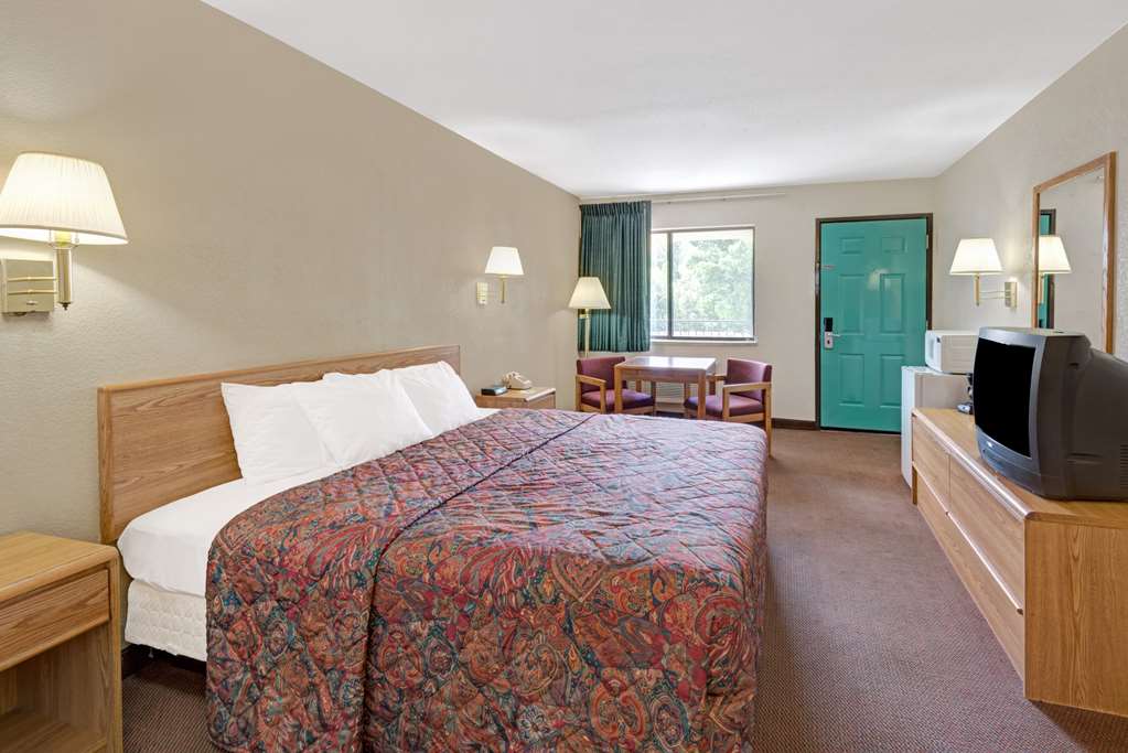 Days Inn by Wyndham Espanola - photo 10