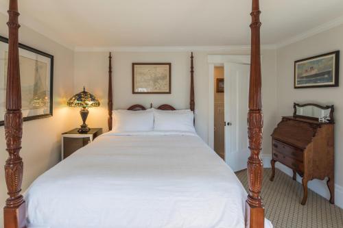 The Clarendon House - photo 25