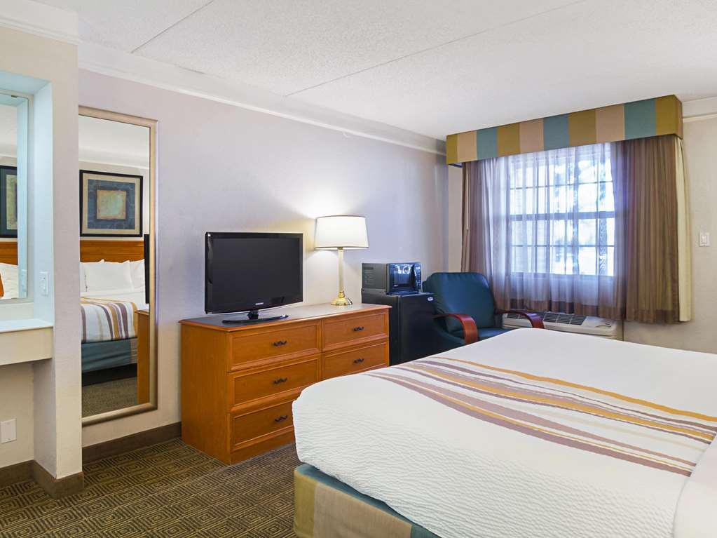 La Quinta Inn by Wyndham Denver Northglenn - photo 10