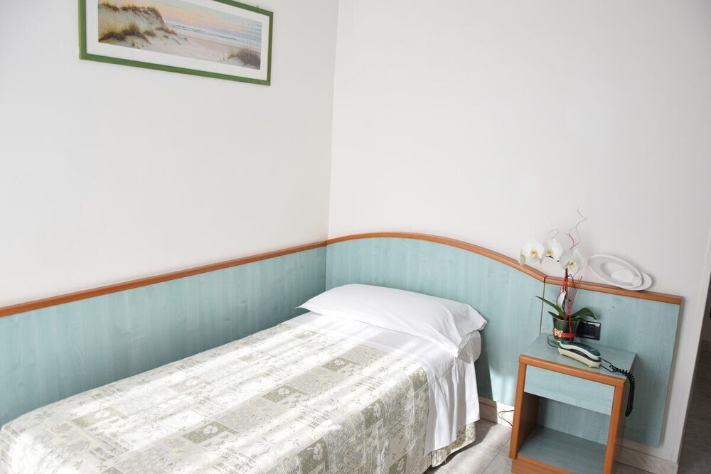 Hotel Astor — Alba Adriatica — photo 3