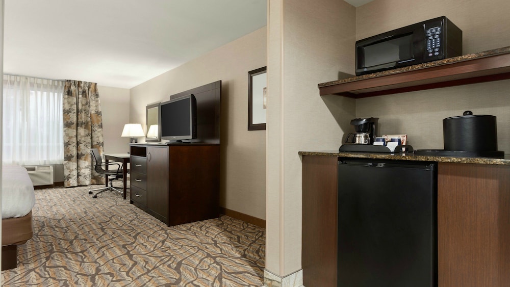 Holiday Inn Hotel & Suites Williamsburg Historic Gateway by IHG - photo 5