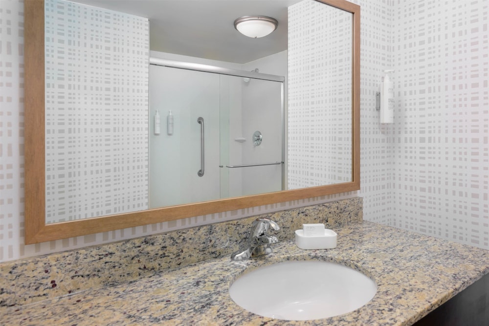 Hampton Inn & Suites Pensacola Gulf Breeze - photo 18