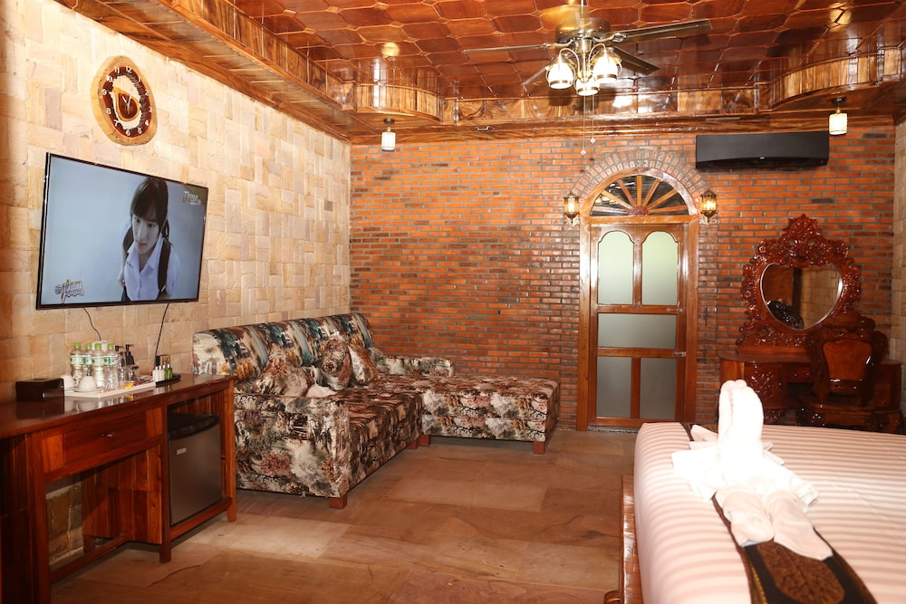 Home Stone Resort — Battambang — photo 5