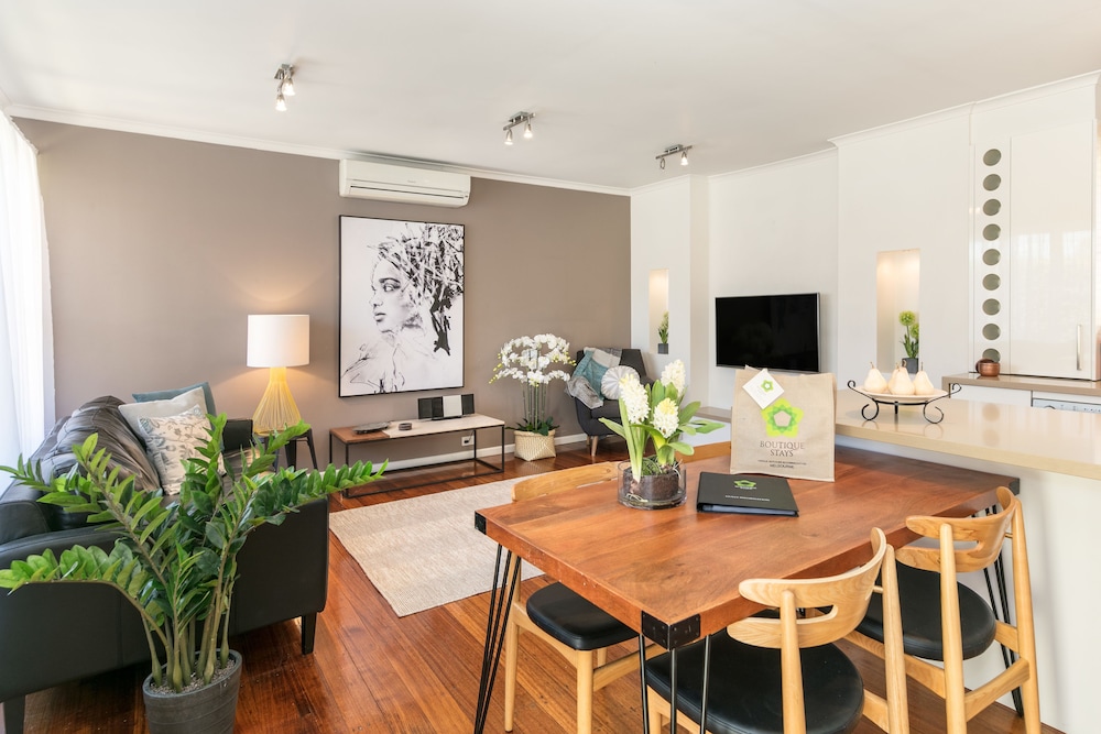 Boutique Stays Sandy Breeze 3 — 4-Star Luxury Hotel in Sandringham, Australia