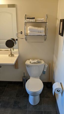 The Meadowlark Inn - photo 5