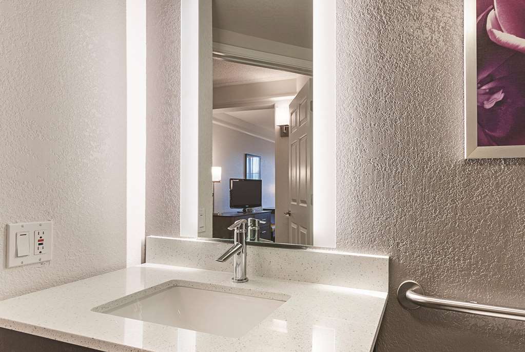 La Quinta Inn & Suites by Wyndham Grand Junction - photo 27
