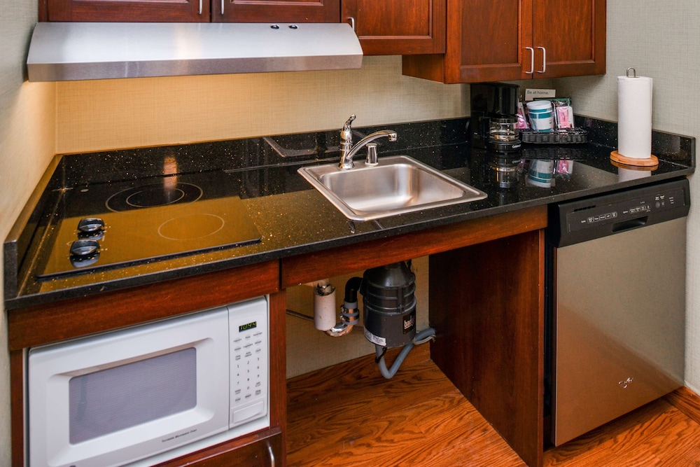 Homewood Suites by Hilton Fresno - photo 25