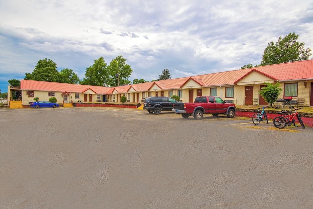 Sunflower Motel Hiawatha By OYO - photo 50