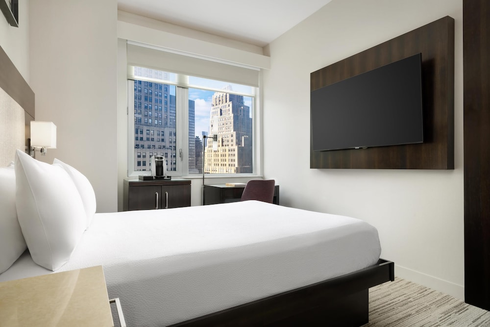 Hilton Garden Inn New York Times Square Central - photo 16