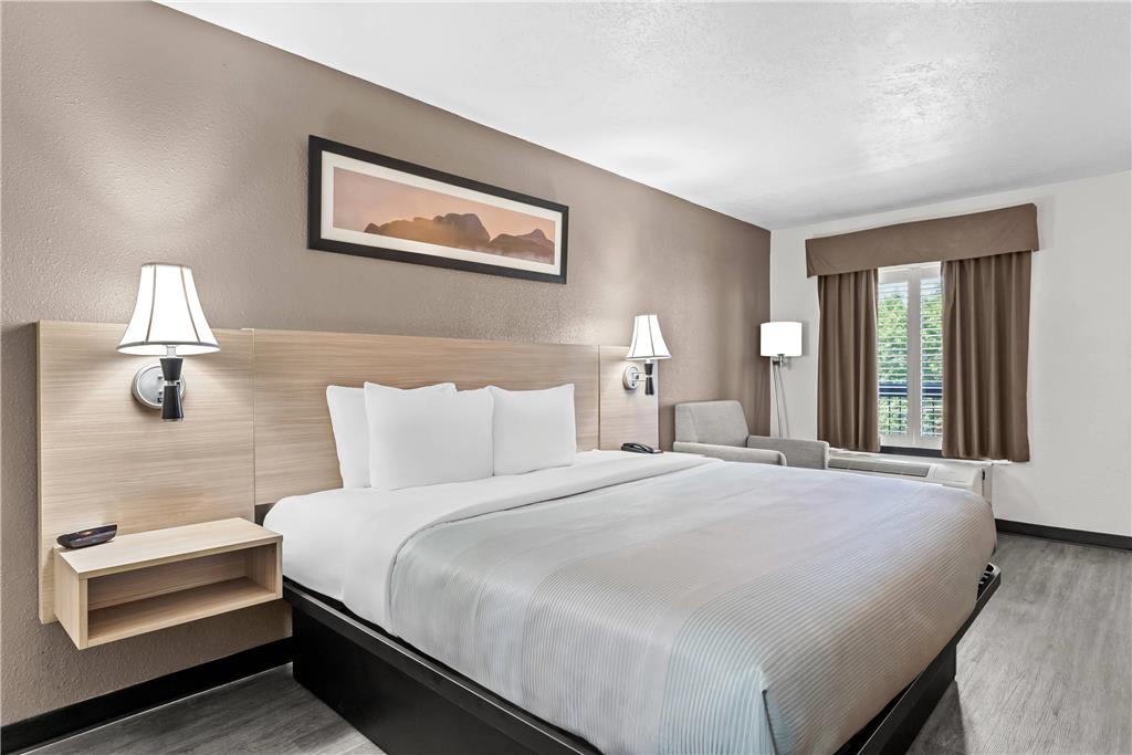 Quality Inn & Suites Albuquerque - photo 17
