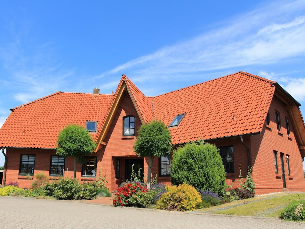 Luxury Holiday Home With Sauna — 4-Star Luxury Hotel in Kirchdorf, Germany
