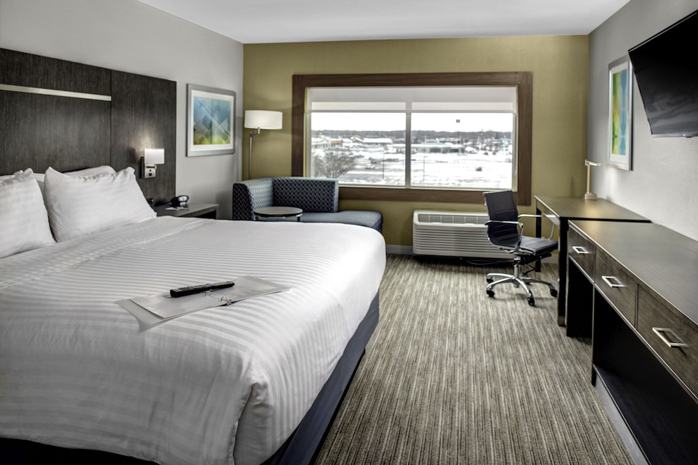 Holiday Inn Express & Suites Coldwater by IHG - photo 6