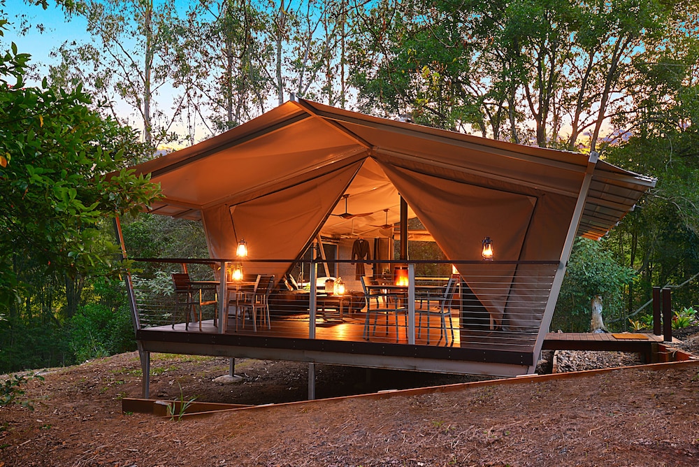 Stary Nights Luxury Camping — 4-Star Luxury Hotel in West Woombye, Australia