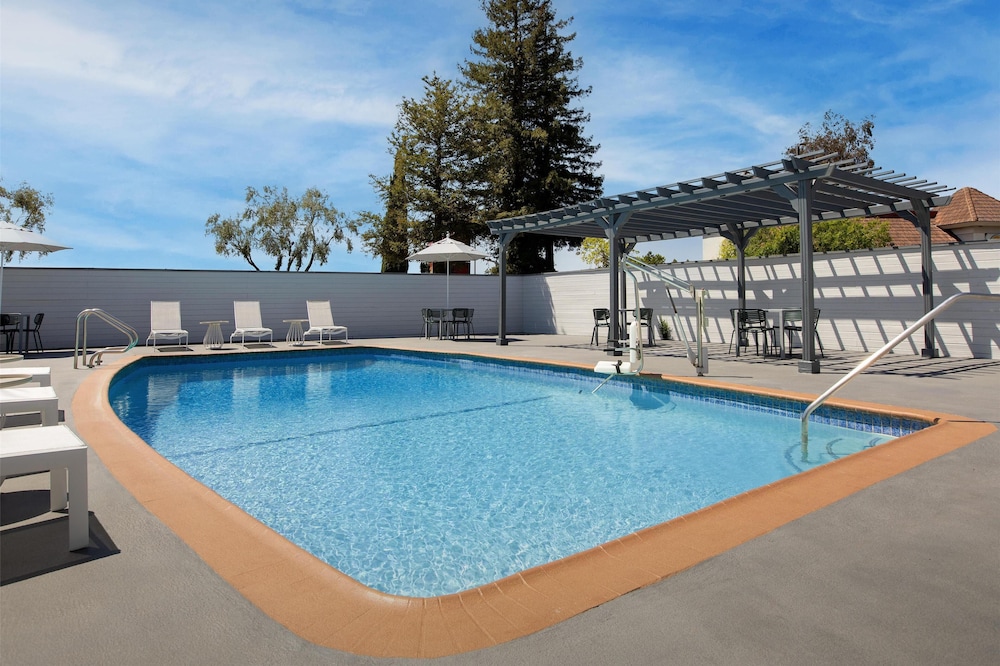 Spark by Hilton San Jose Airport - photo 21