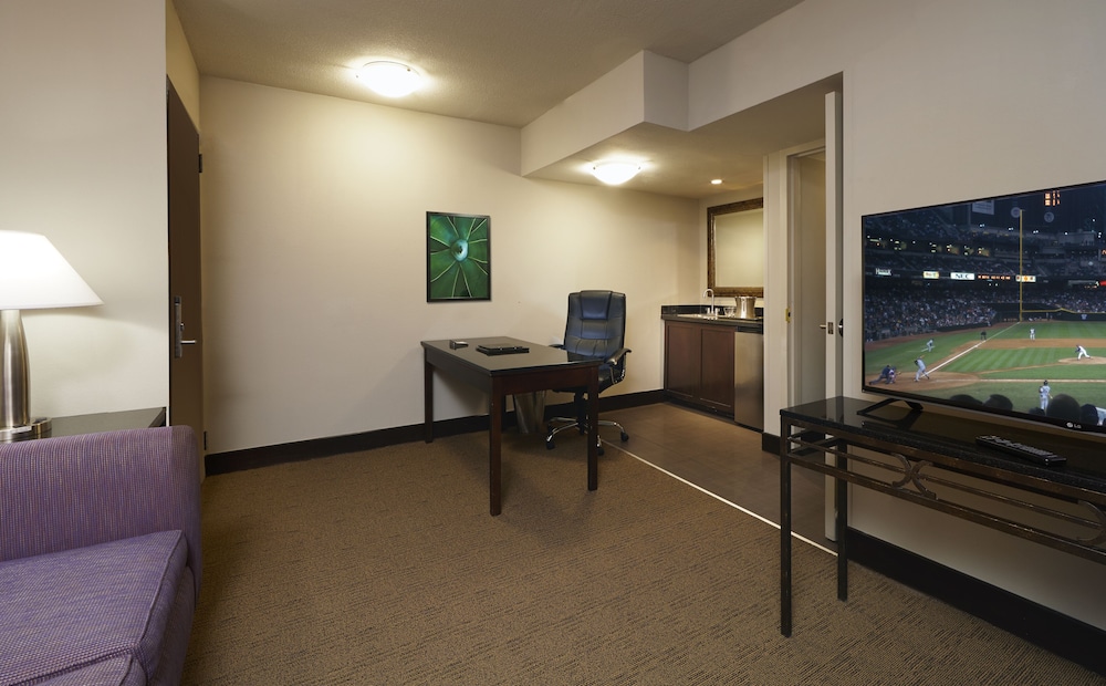 DoubleTree by Hilton Phoenix Mesa - photo 51