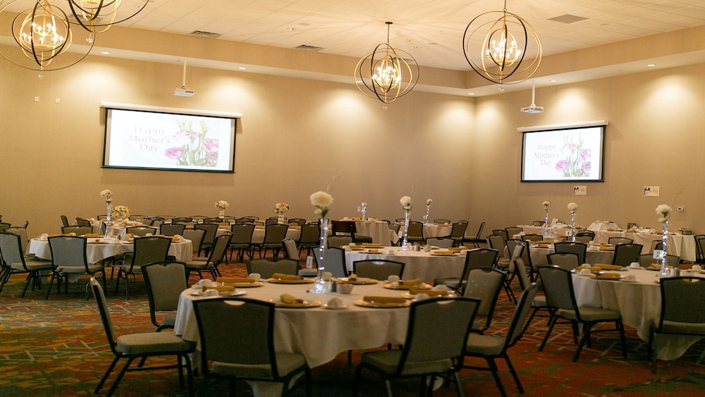 Holiday Inn Mishawaka by IHG - photo 49